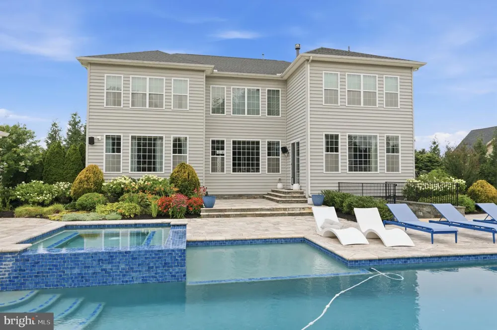 7 OXFORD DRIVE Ivyland, PA 18974