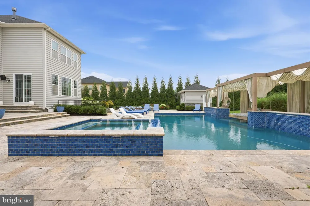 7 OXFORD DRIVE Ivyland, PA 18974
