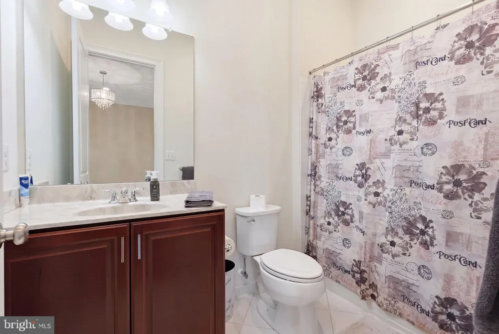 7 OXFORD DRIVE Ivyland, PA 18974