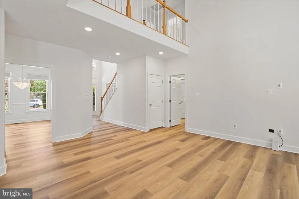 1944 LORD FAIRFAX ROAD Vienna, VA 22182