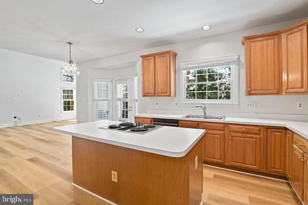 1944 LORD FAIRFAX ROAD Vienna, VA 22182