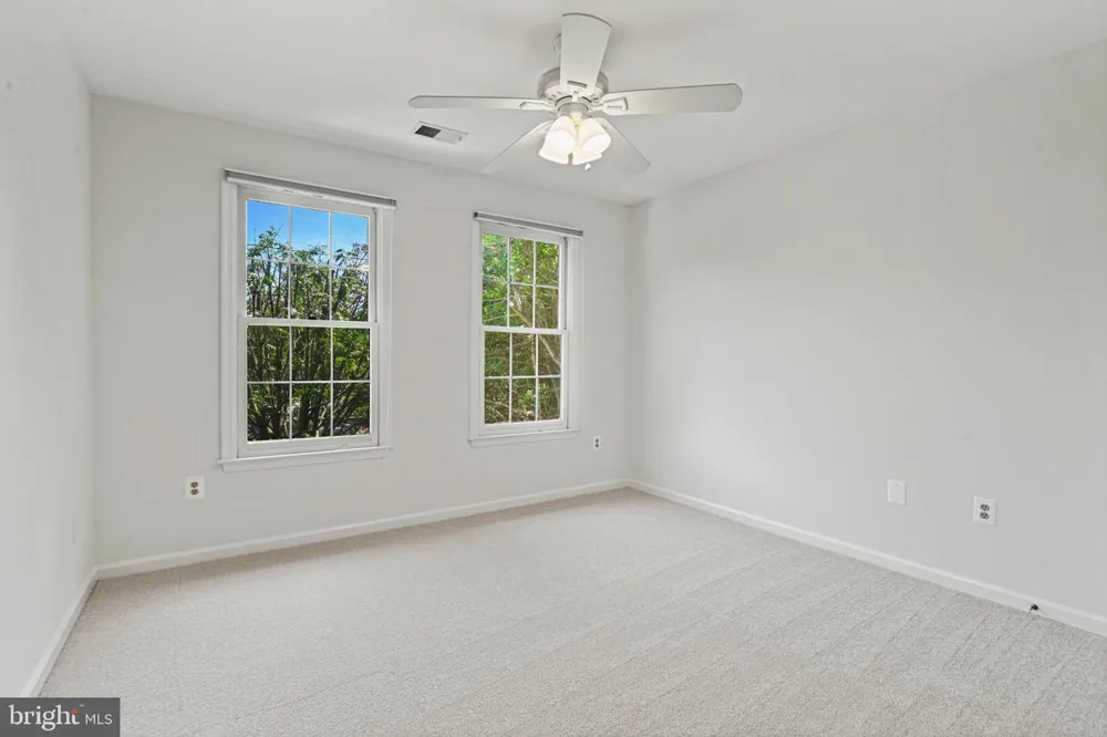 1944 LORD FAIRFAX ROAD Vienna, VA 22182