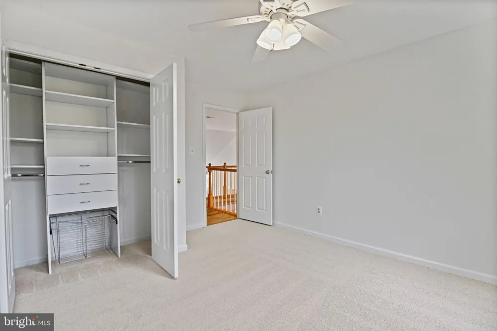 1944 LORD FAIRFAX ROAD Vienna, VA 22182