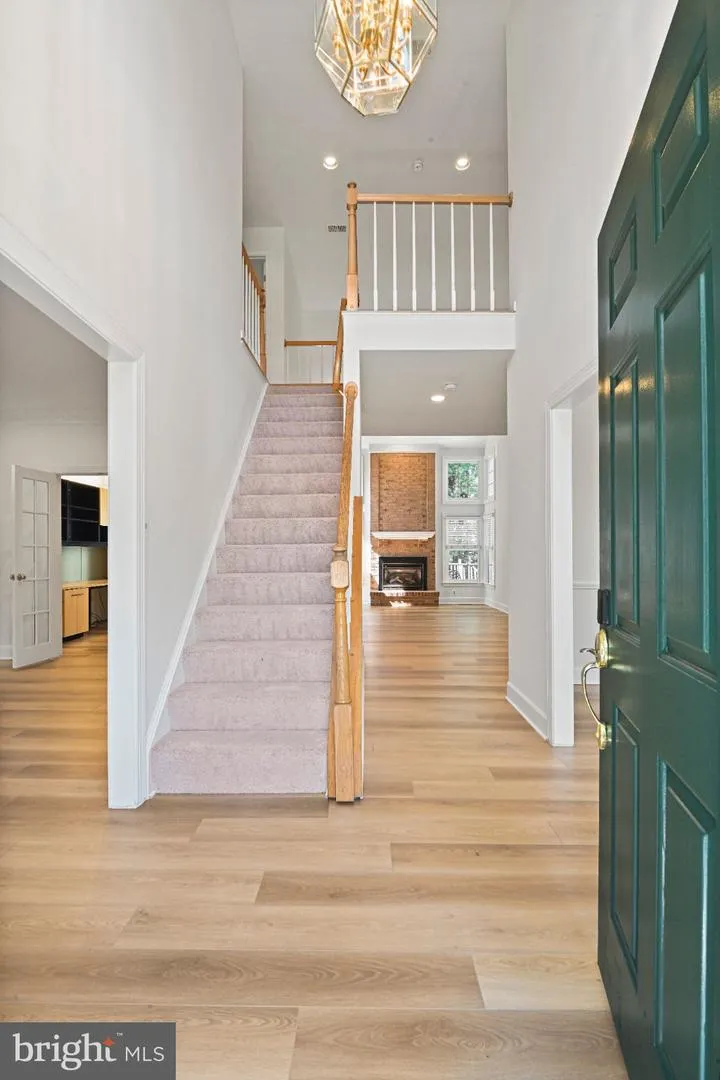 1944 LORD FAIRFAX ROAD Vienna, VA 22182