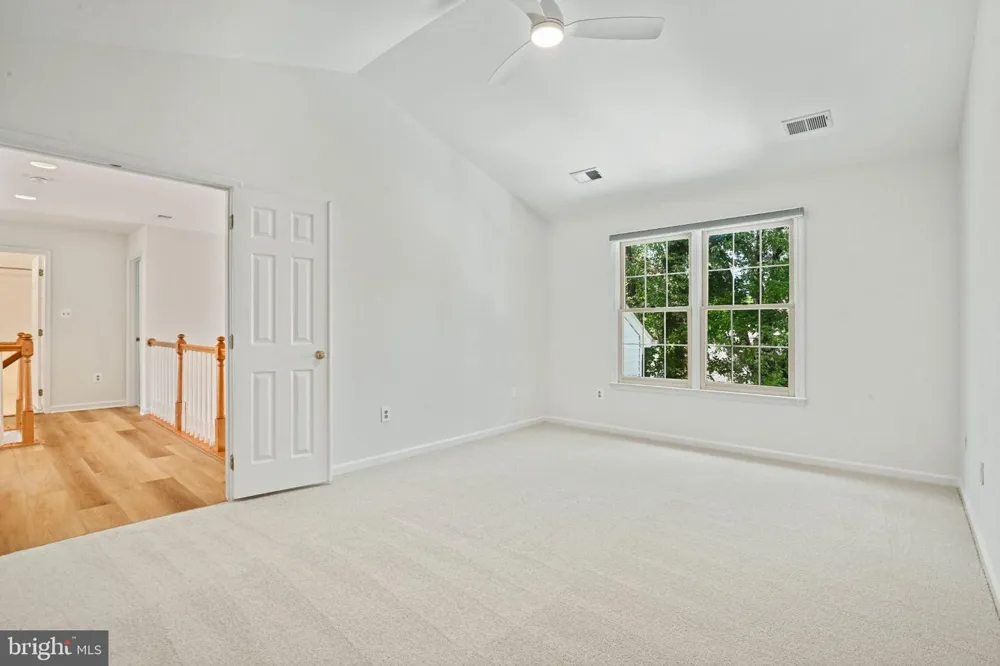 1944 LORD FAIRFAX ROAD Vienna, VA 22182