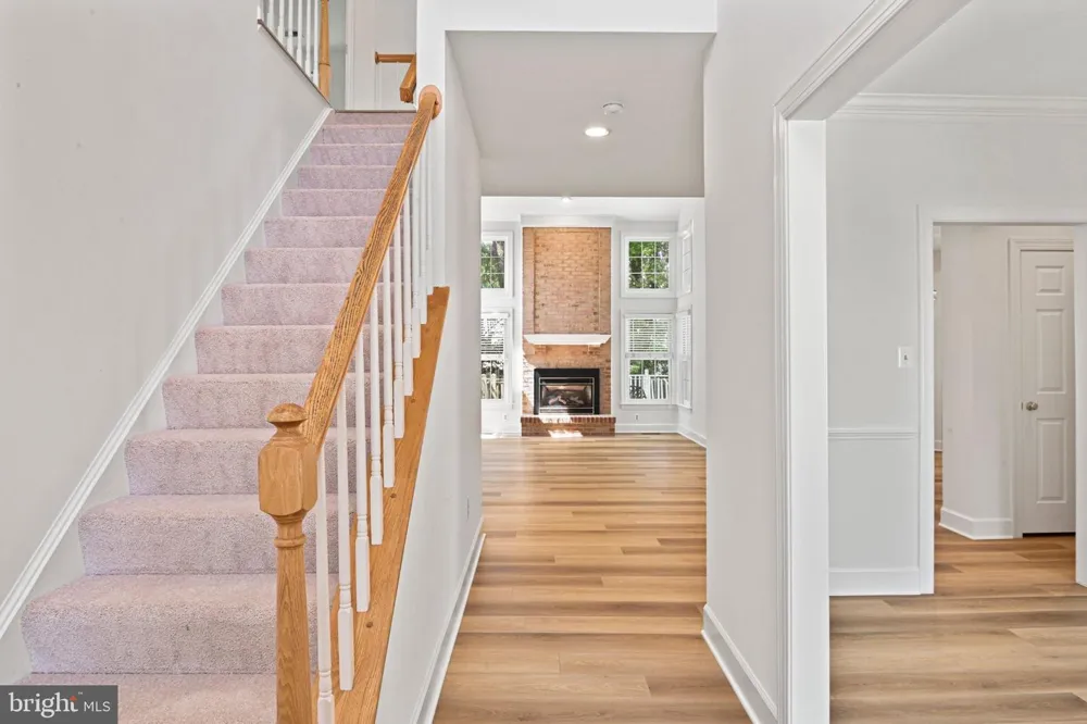 1944 LORD FAIRFAX ROAD Vienna, VA 22182