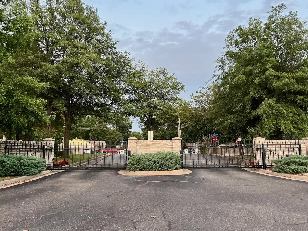 4611 S Royal Dublin Lane Broken Arrow, OK 74011