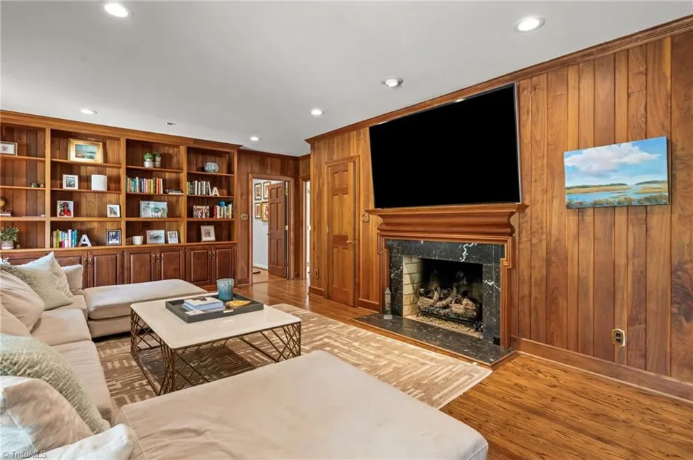 1110 Forest Hill Drive High Point, NC 27262