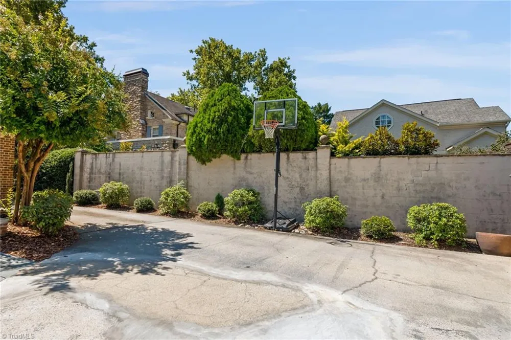 1110 Forest Hill Drive High Point, NC 27262