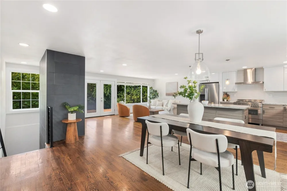 6733 121st Avenue SE Bellevue, WA 98006