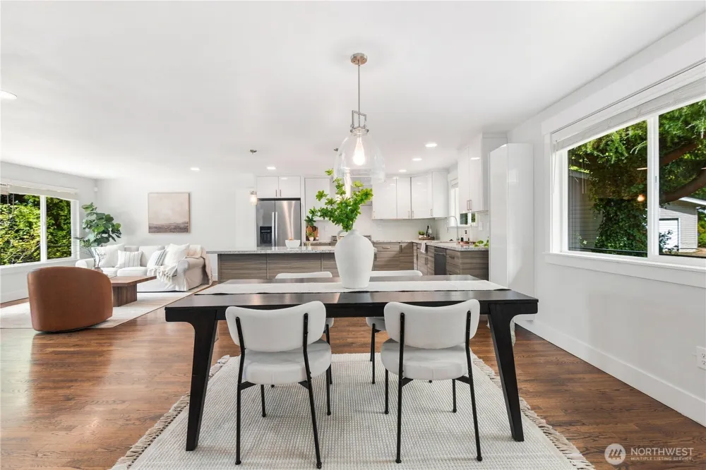 6733 121st Avenue SE Bellevue, WA 98006