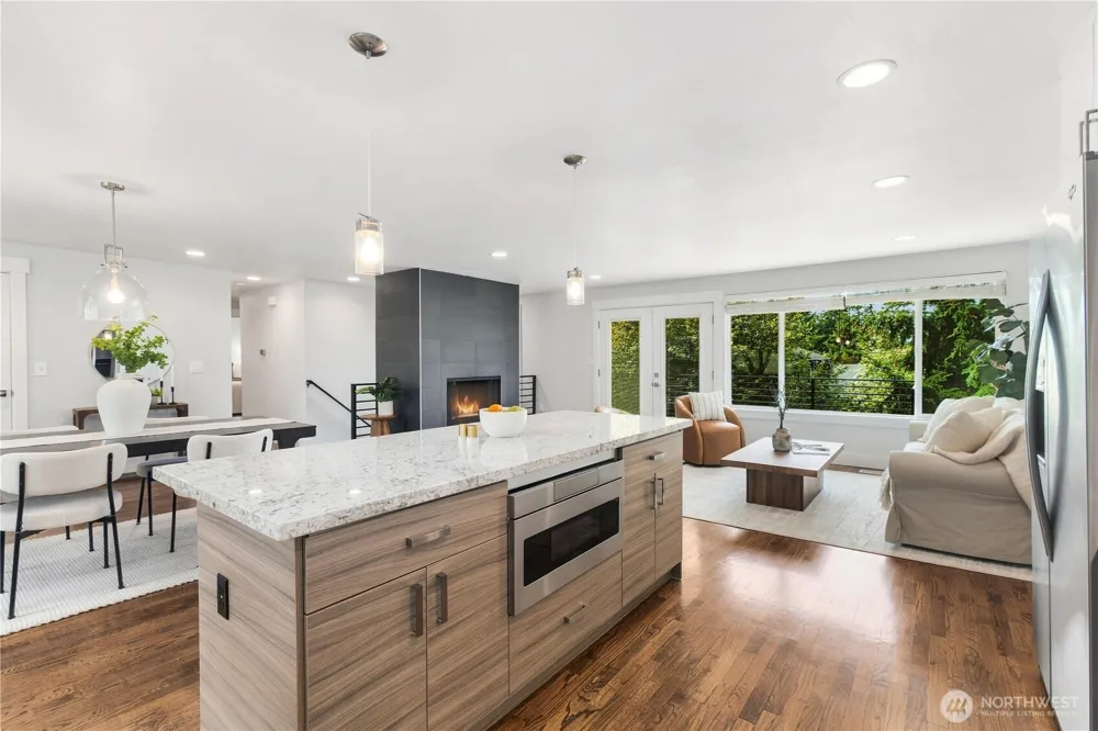 6733 121st Avenue SE Bellevue, WA 98006