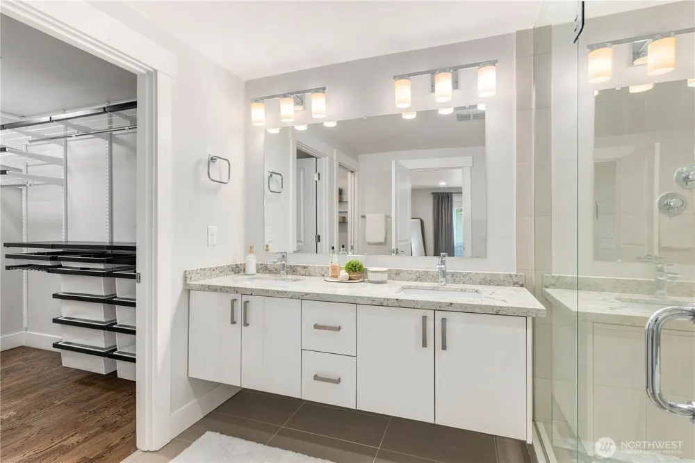 6733 121st Avenue SE Bellevue, WA 98006