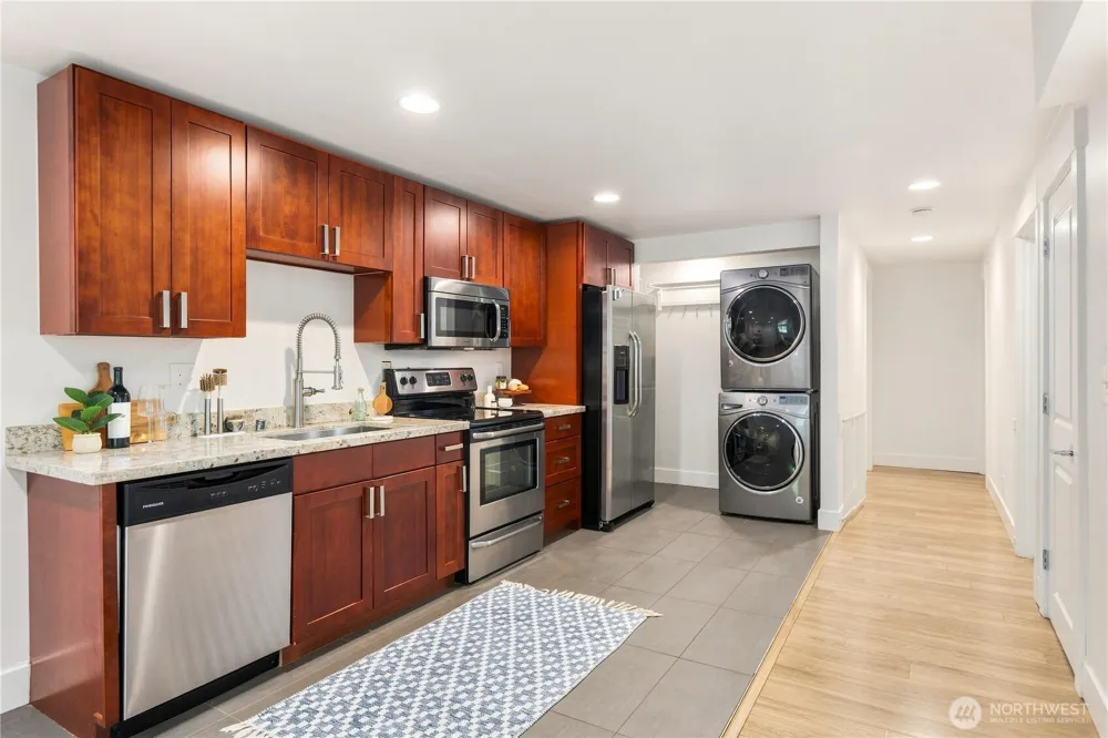 6733 121st Avenue SE Bellevue, WA 98006