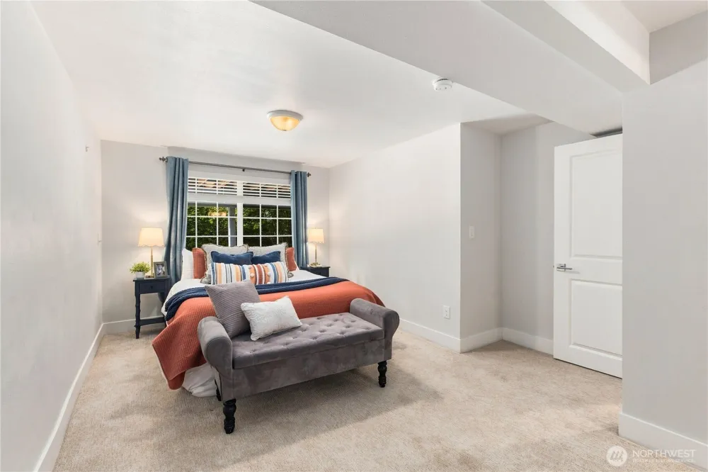 6733 121st Avenue SE Bellevue, WA 98006