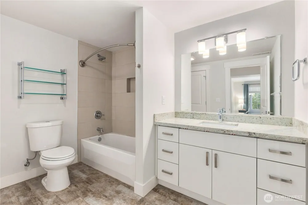 6733 121st Avenue SE Bellevue, WA 98006