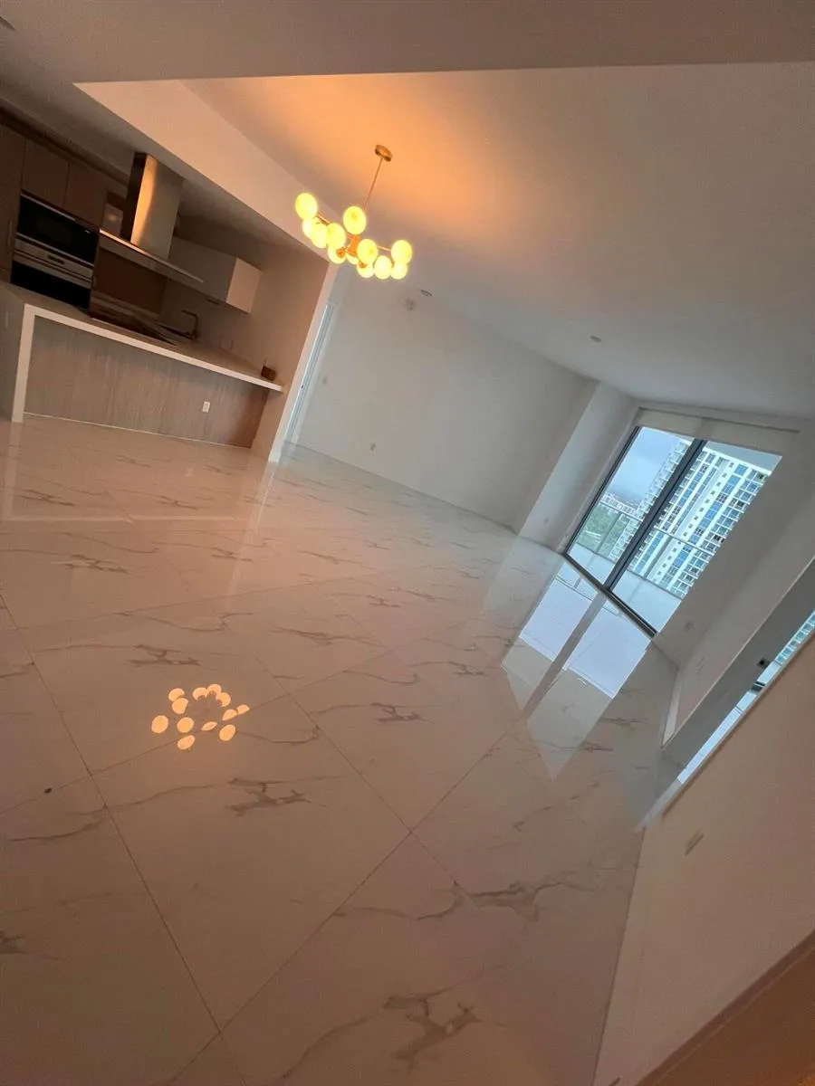 17111 BISCAYNE BOULEVARD #1903 North Miami Beach, FL 33160