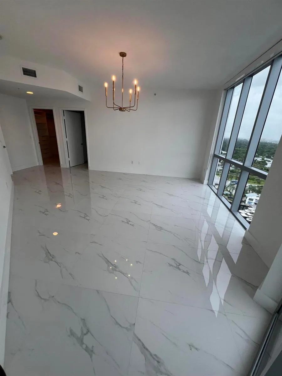 17111 BISCAYNE BOULEVARD #1903 North Miami Beach, FL 33160