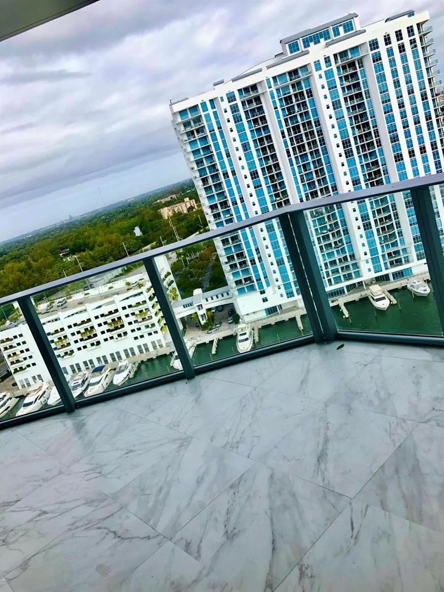 17111 BISCAYNE BOULEVARD #1903 North Miami Beach, FL 33160