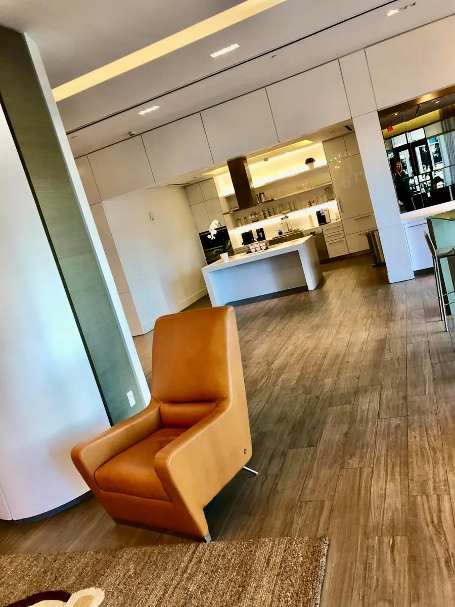 17111 BISCAYNE BOULEVARD #1903 North Miami Beach, FL 33160