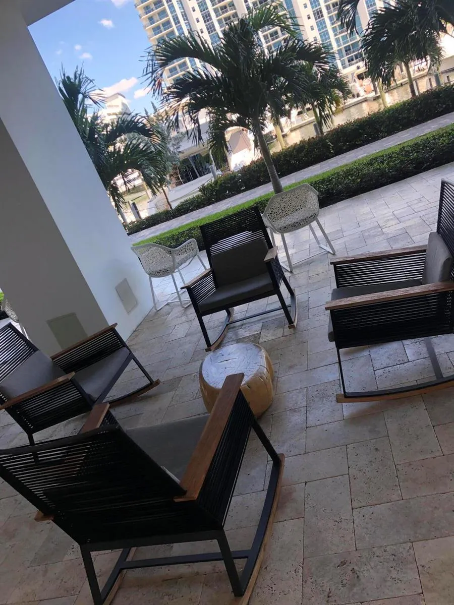 17111 BISCAYNE BOULEVARD #1903 North Miami Beach, FL 33160