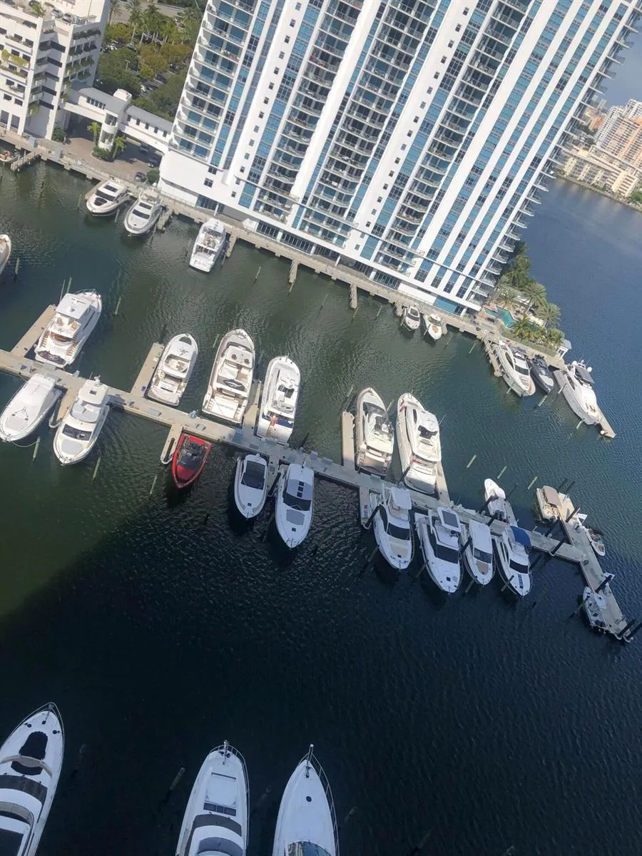 17111 BISCAYNE BOULEVARD #1903 North Miami Beach, FL 33160