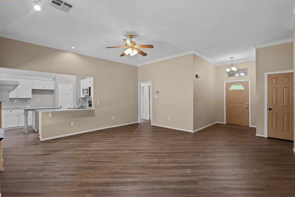 11819 Santa Fe Trail Santa Fe, TX 77510