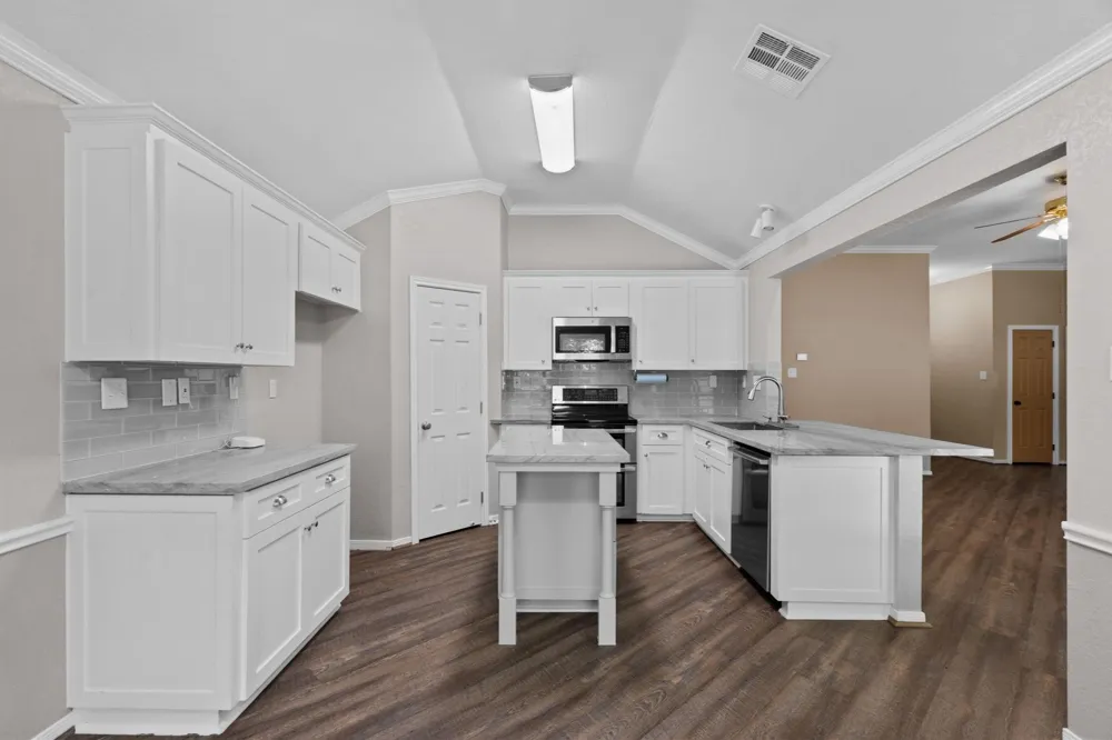 11819 Santa Fe Trail Santa Fe, TX 77510
