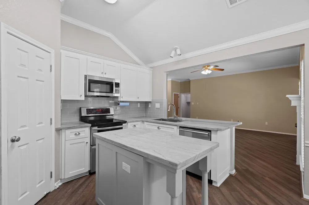 11819 Santa Fe Trail Santa Fe, TX 77510