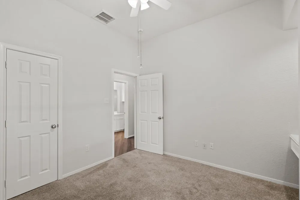 11819 Santa Fe Trail Santa Fe, TX 77510