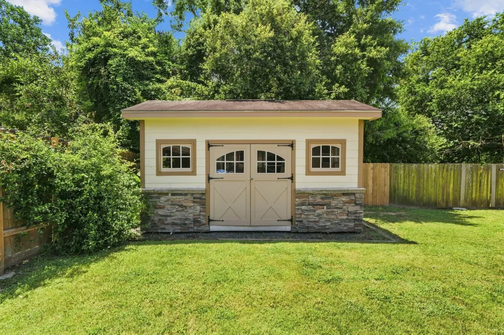 11819 Santa Fe Trail Santa Fe, TX 77510