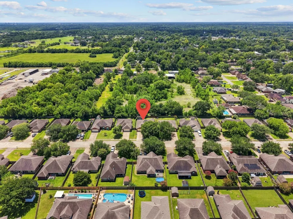 11819 Santa Fe Trail Santa Fe, TX 77510