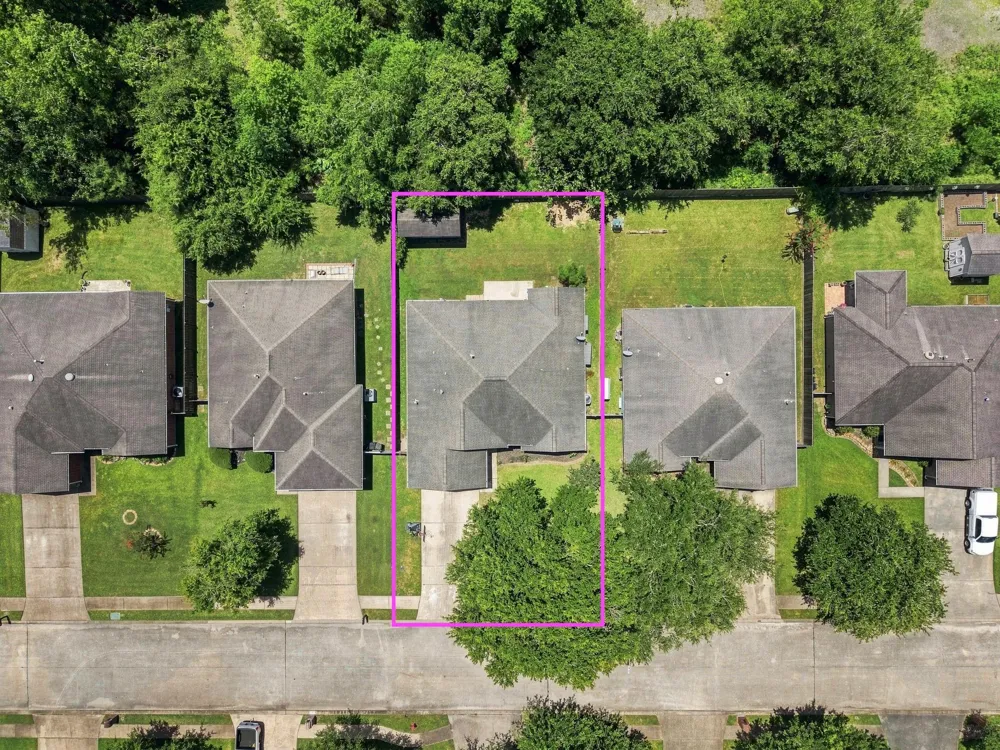 11819 Santa Fe Trail Santa Fe, TX 77510