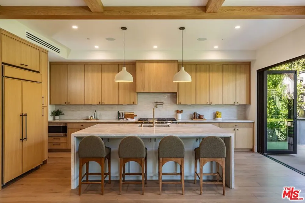 744 Iliff Street Los Angeles, CA 90272