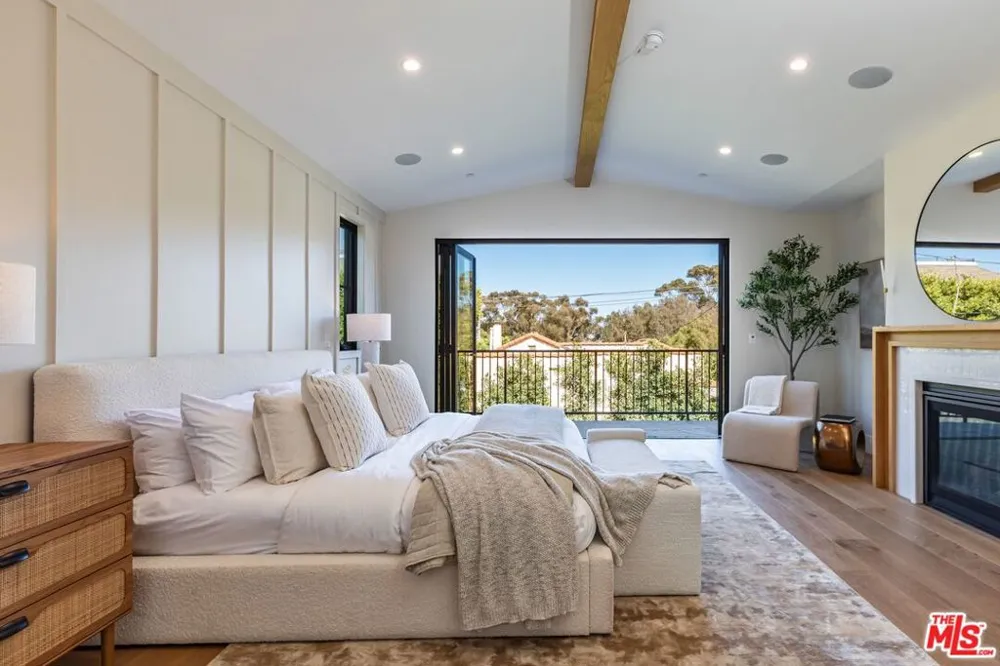 744 Iliff Street Los Angeles, CA 90272