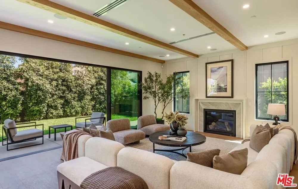 744 Iliff Street Los Angeles, CA 90272