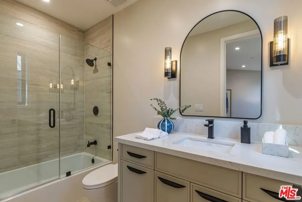 744 Iliff Street Los Angeles, CA 90272
