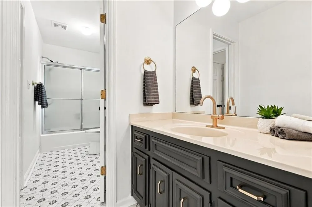 325 Cantlegate Close Johns Creek, GA 30022