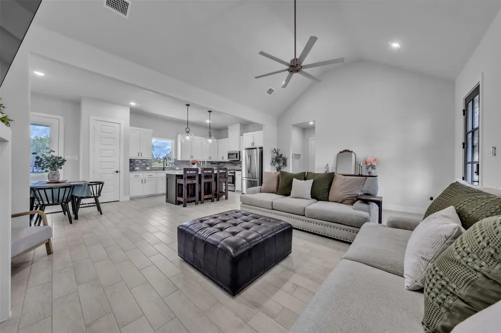 2004 Willy Dilly Road Springtown, TX 76082