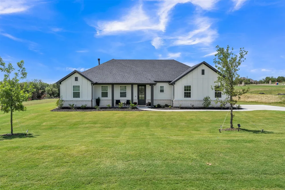 2004 Willy Dilly Road Springtown, TX 76082