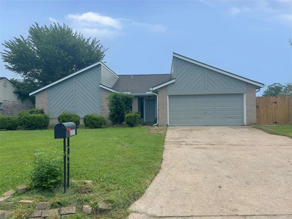 3801 Misty Cove Court Dickinson, TX 77539