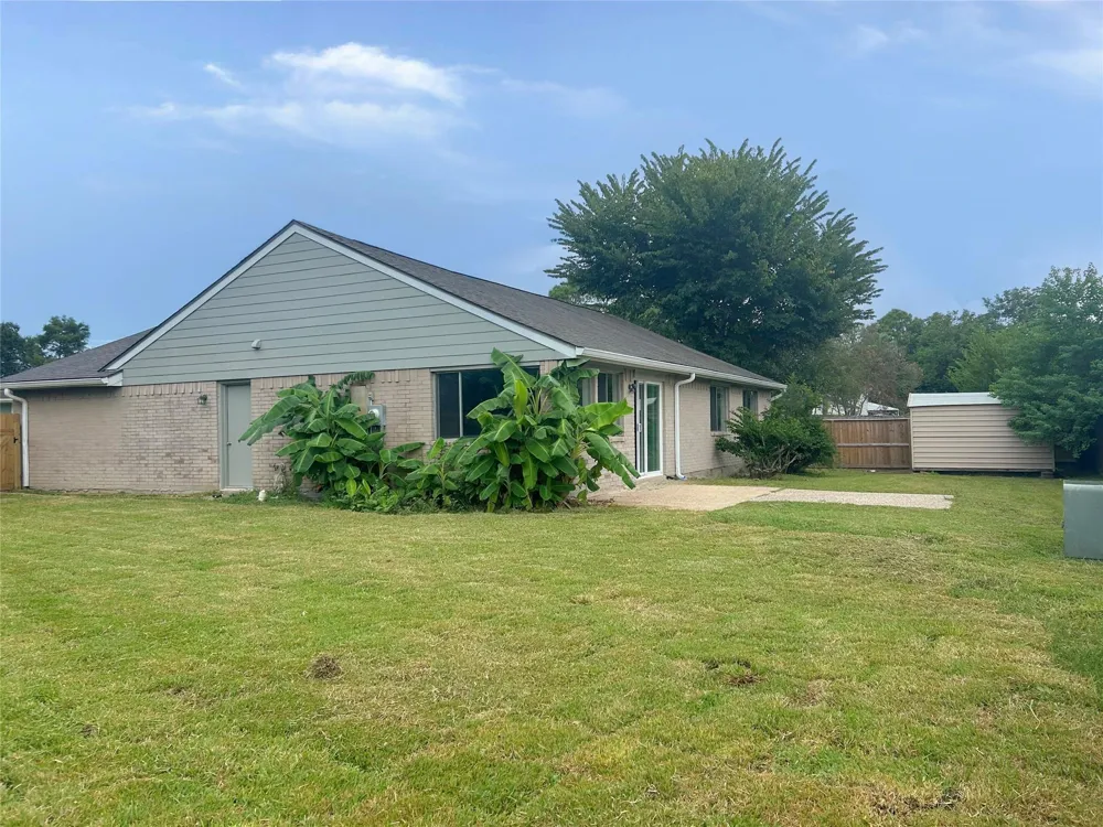 3801 Misty Cove Court Dickinson, TX 77539