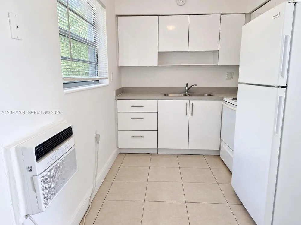 2206 Fillmore St #8 Hollywood, FL 33020