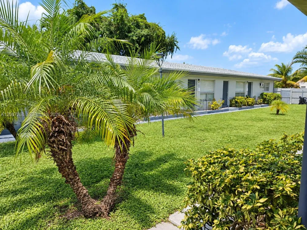 2206 Fillmore St #8 Hollywood, FL 33020