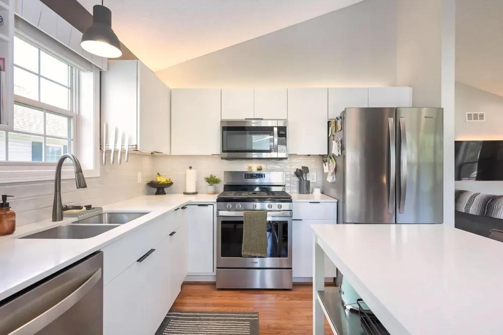 7378 Windsor Drive Shakopee, MN 55379