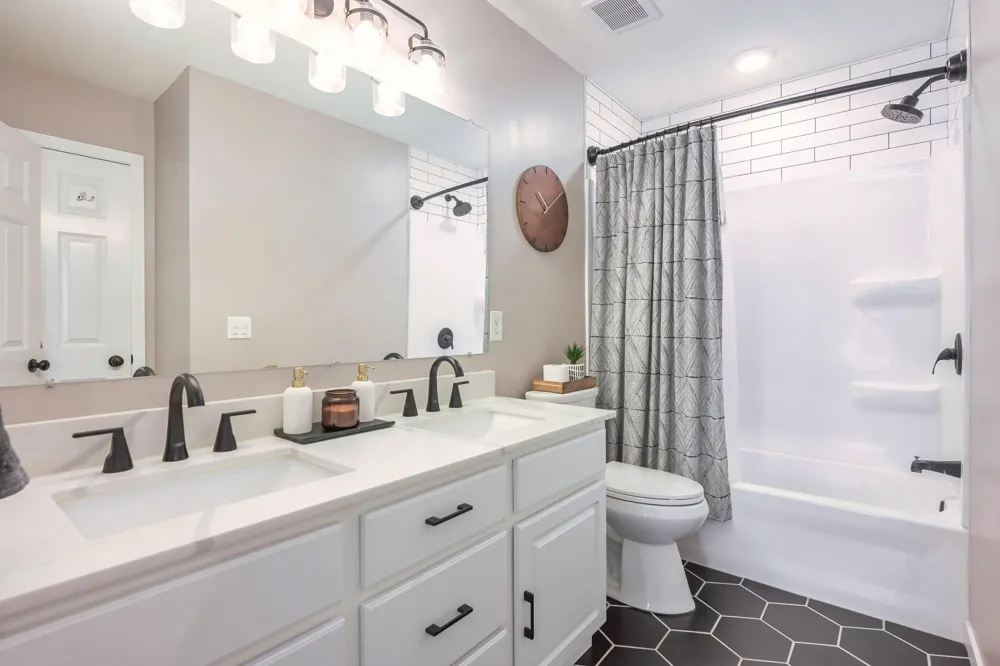 7378 Windsor Drive Shakopee, MN 55379
