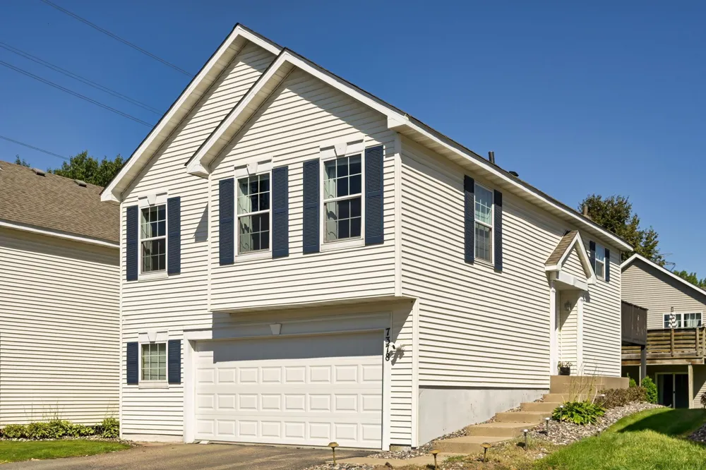 7378 Windsor Drive Shakopee, MN 55379