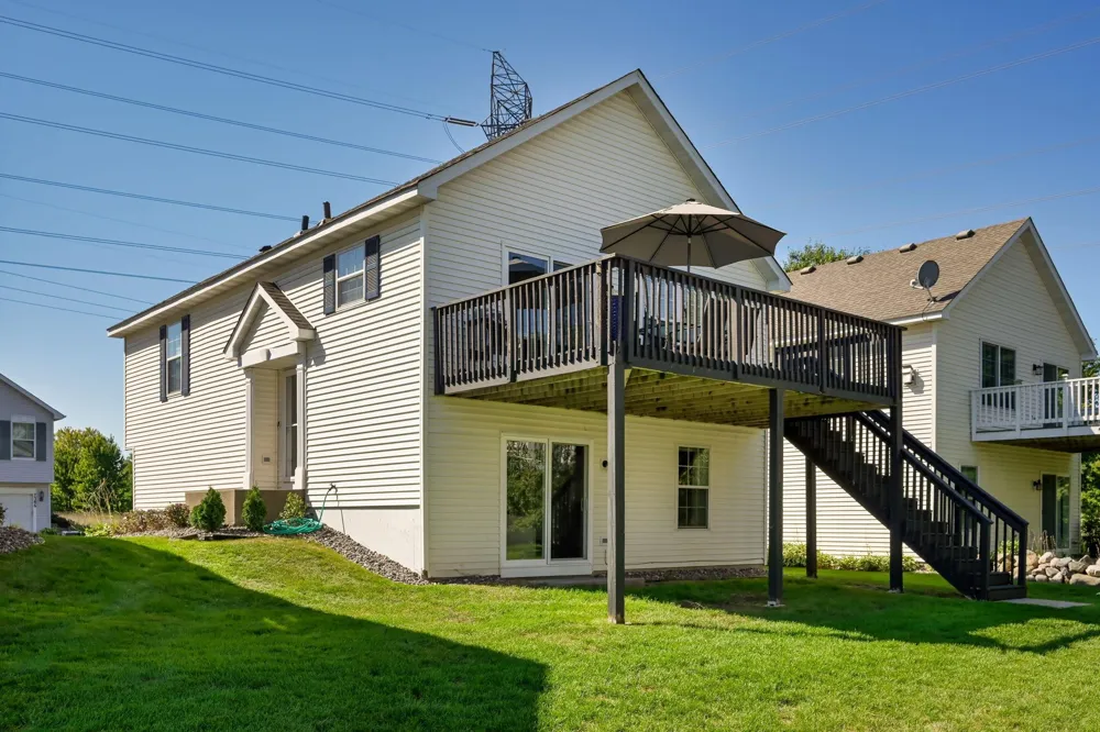 7378 Windsor Drive Shakopee, MN 55379
