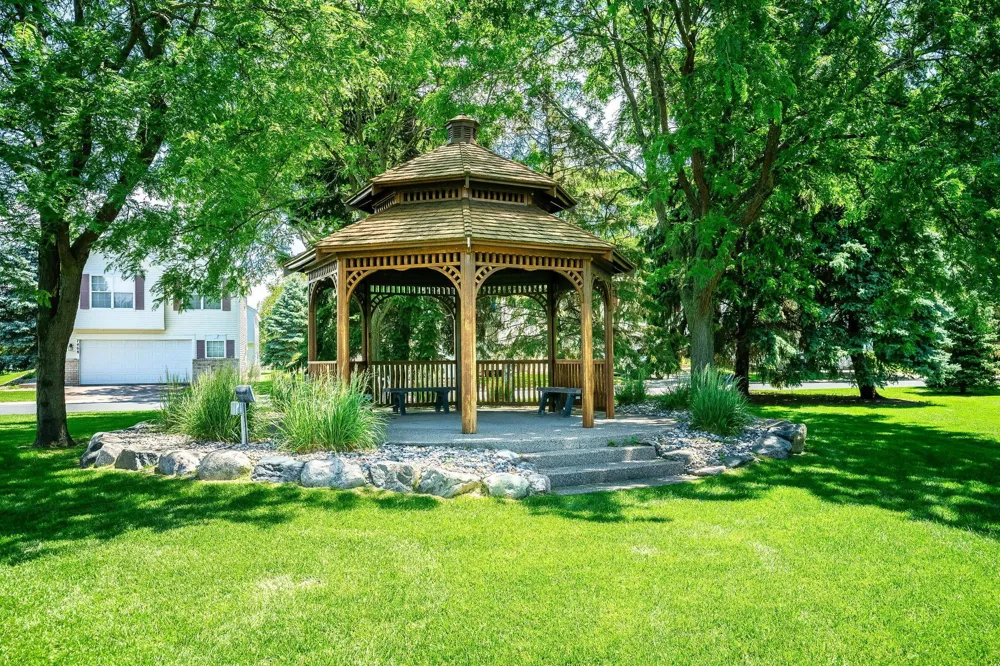 7378 Windsor Drive Shakopee, MN 55379