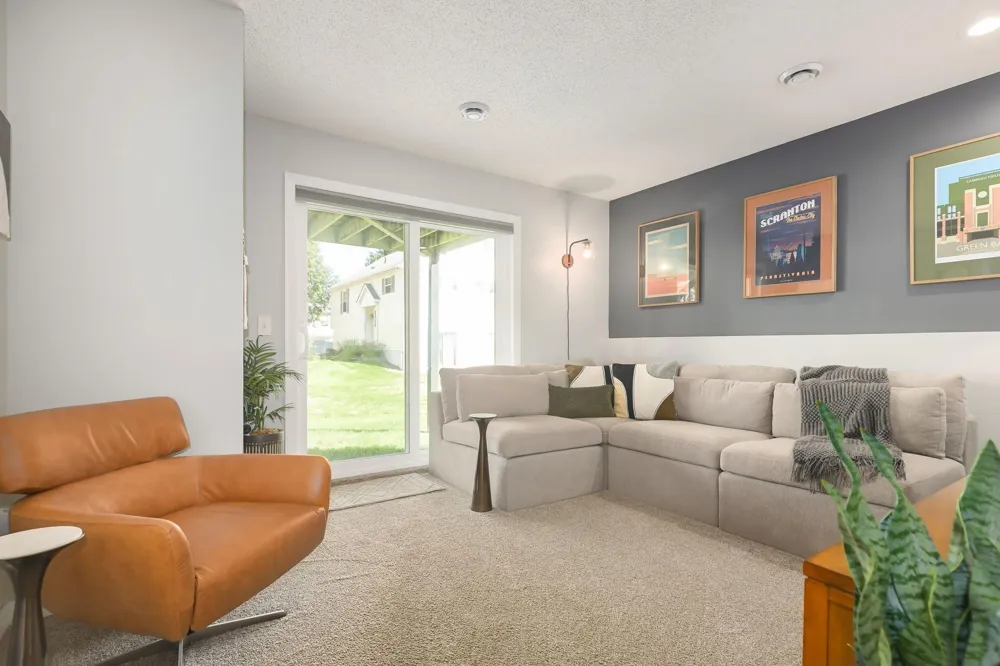 7378 Windsor Drive Shakopee, MN 55379